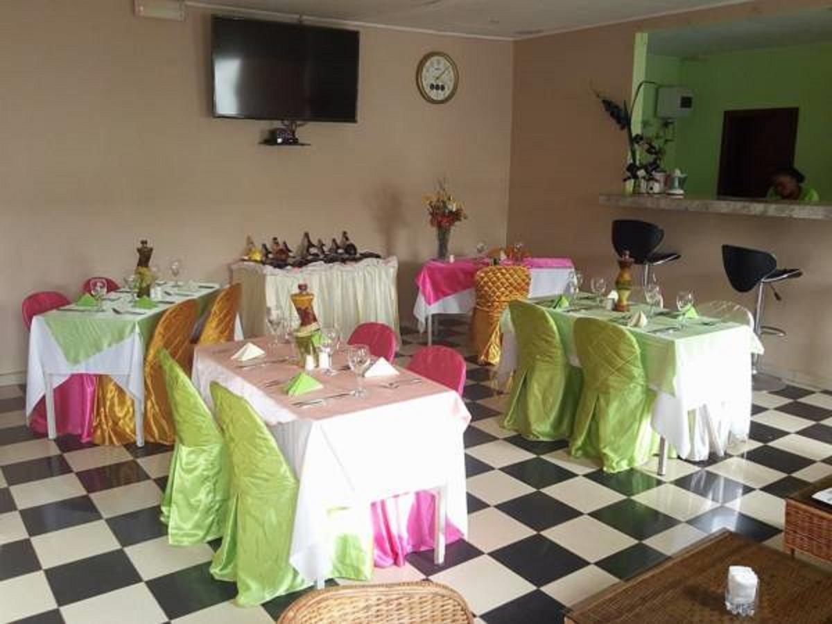 Liza Hotel Yaoundé Exterior photo
